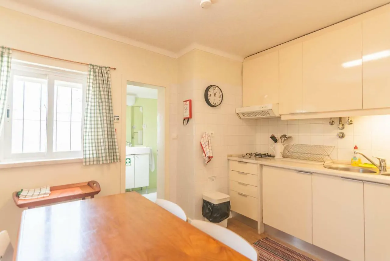 'White House' Apartment- Alfama Lisboa 0*,  Portekiz