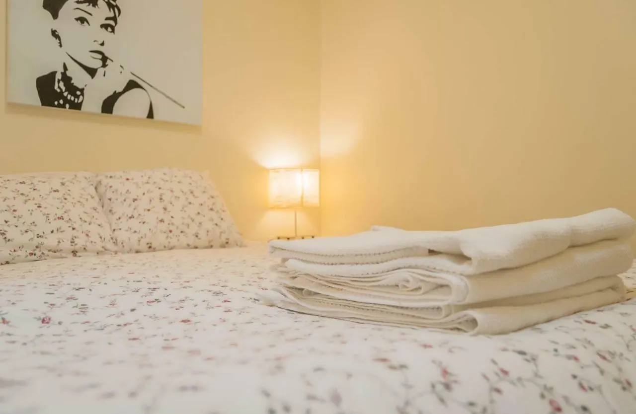 'White House' Apartment- Alfama Lisboa Portekiz